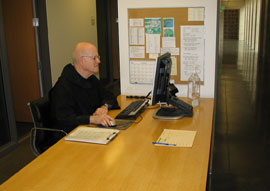 tour009ReceptionDesk.jpg